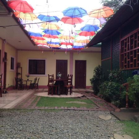Tia Mers Guest House Puerto Princesa Екстериор снимка