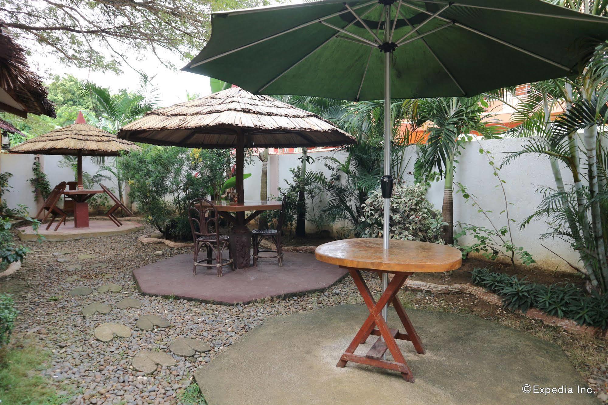 Tia Mers Guest House Puerto Princesa Екстериор снимка