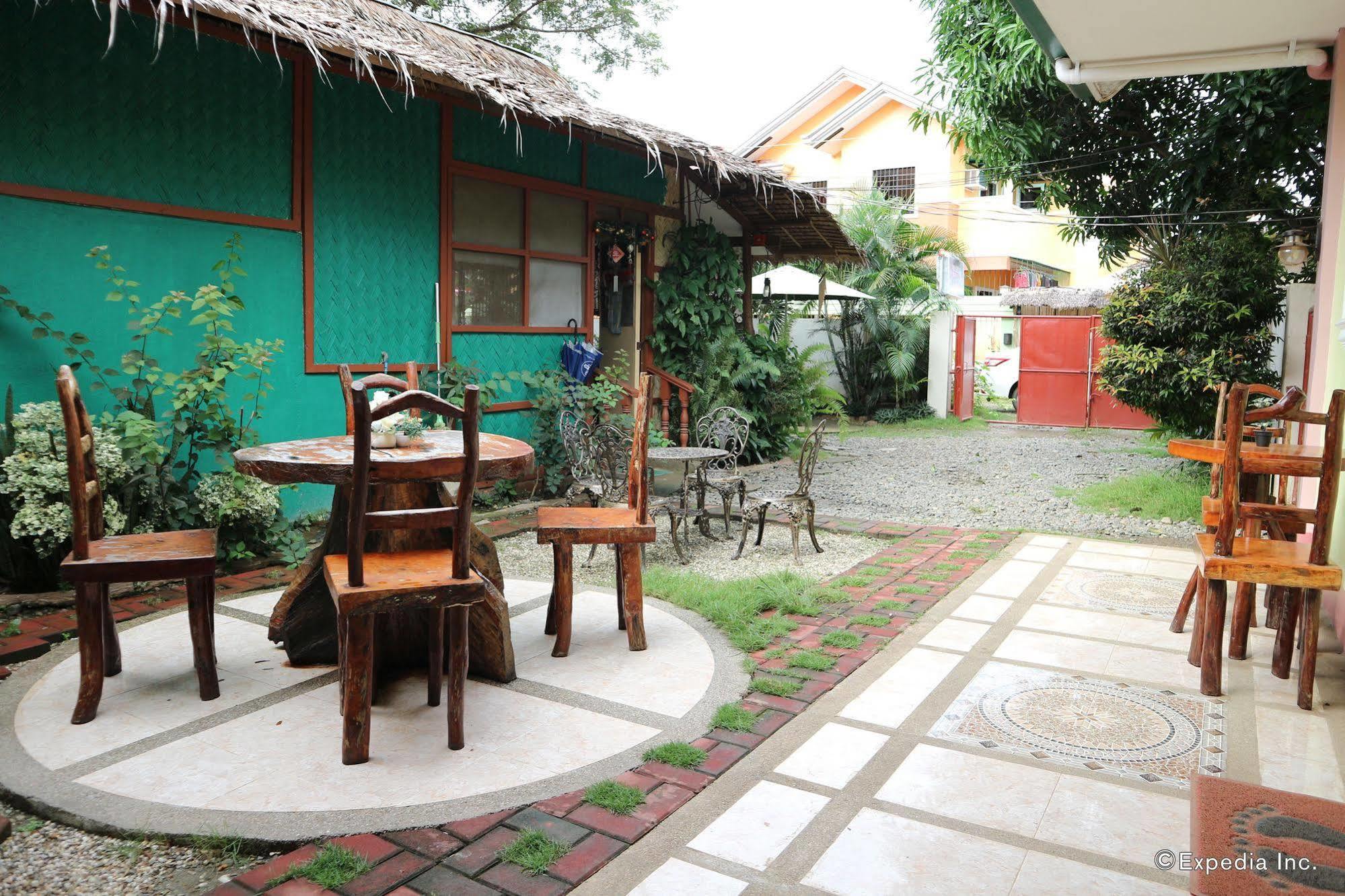 Tia Mers Guest House Puerto Princesa Екстериор снимка